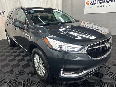 Used 2021 Buick Enclave Essence w/ Sound and Sites Package AWD/4WD image 2