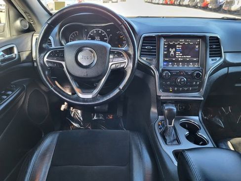 Used 2018 Jeep Grand Cherokee Altitude image 16
