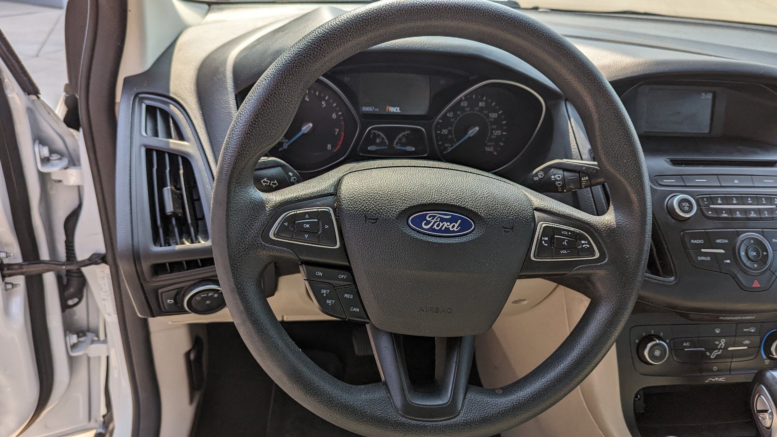 Used 2016 Ford Focus SE FWD image 5