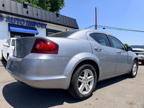 Used 2013 Dodge Avenger SXT FWD image 3