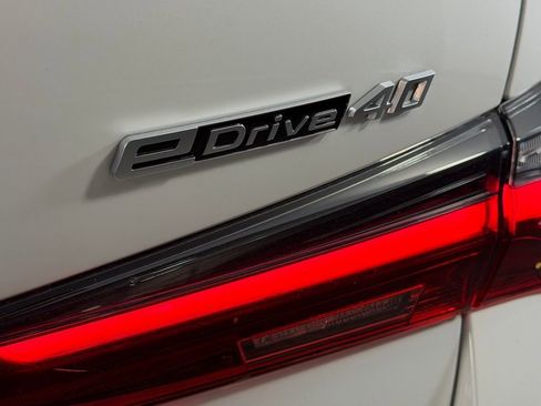 Used 2025 BMW i4 eDrive40 image 13