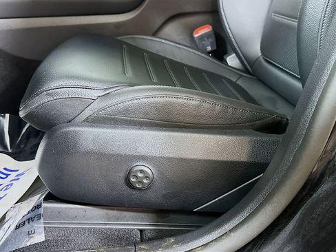Certified 2025 Mercedes-Benz GLC 300 4MATIC image 20