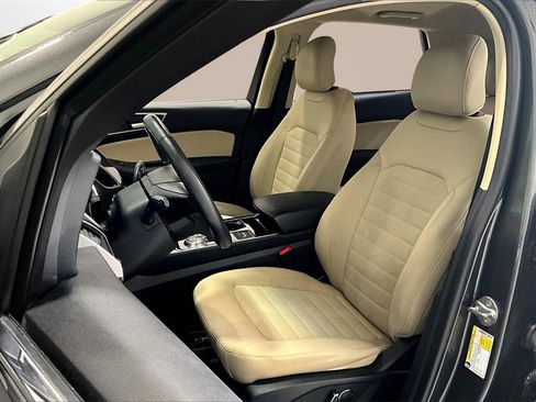 Used 2019 Ford Edge SEL image 21