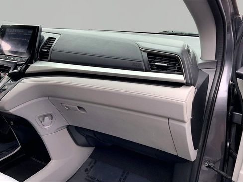 Used 2018 Honda Odyssey EX image 19