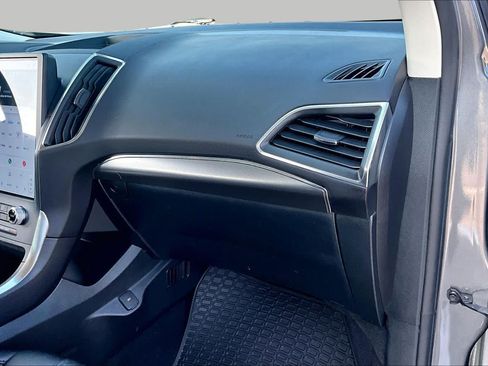 Used 2023 Ford Edge Titanium AWD/4WD image 19