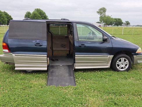 Used 2002 Ford Windstar SEL FWD image 16
