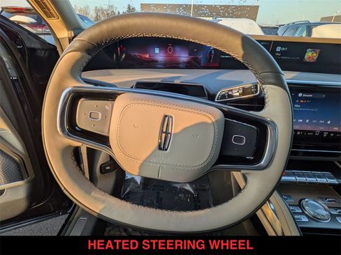 Used 2025 Lincoln Nautilus Reserve image 26