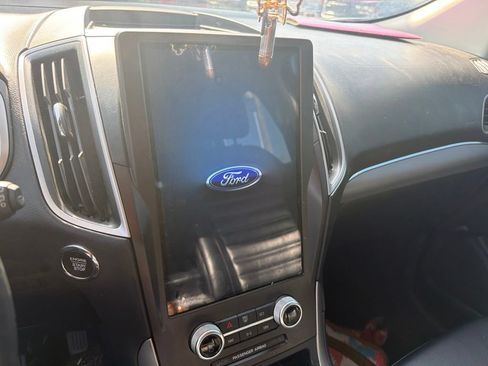 Used 2021 Ford Edge SEL AWD/4WD image 11