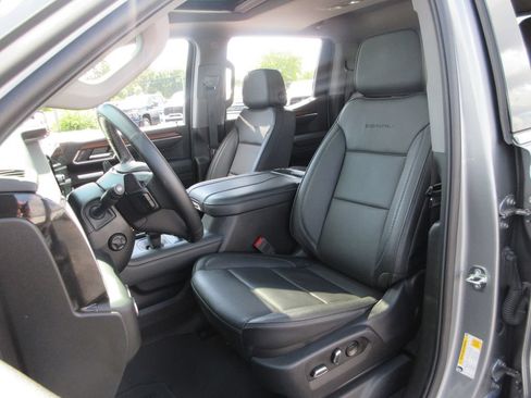 Certified 2023 GMC Sierra 1500 Denali w/ Denali Reserve Package AWD/4WD image 25