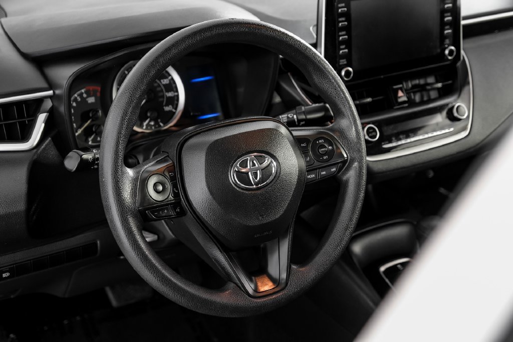 Used 2020 Toyota Corolla LE FWD image 14
