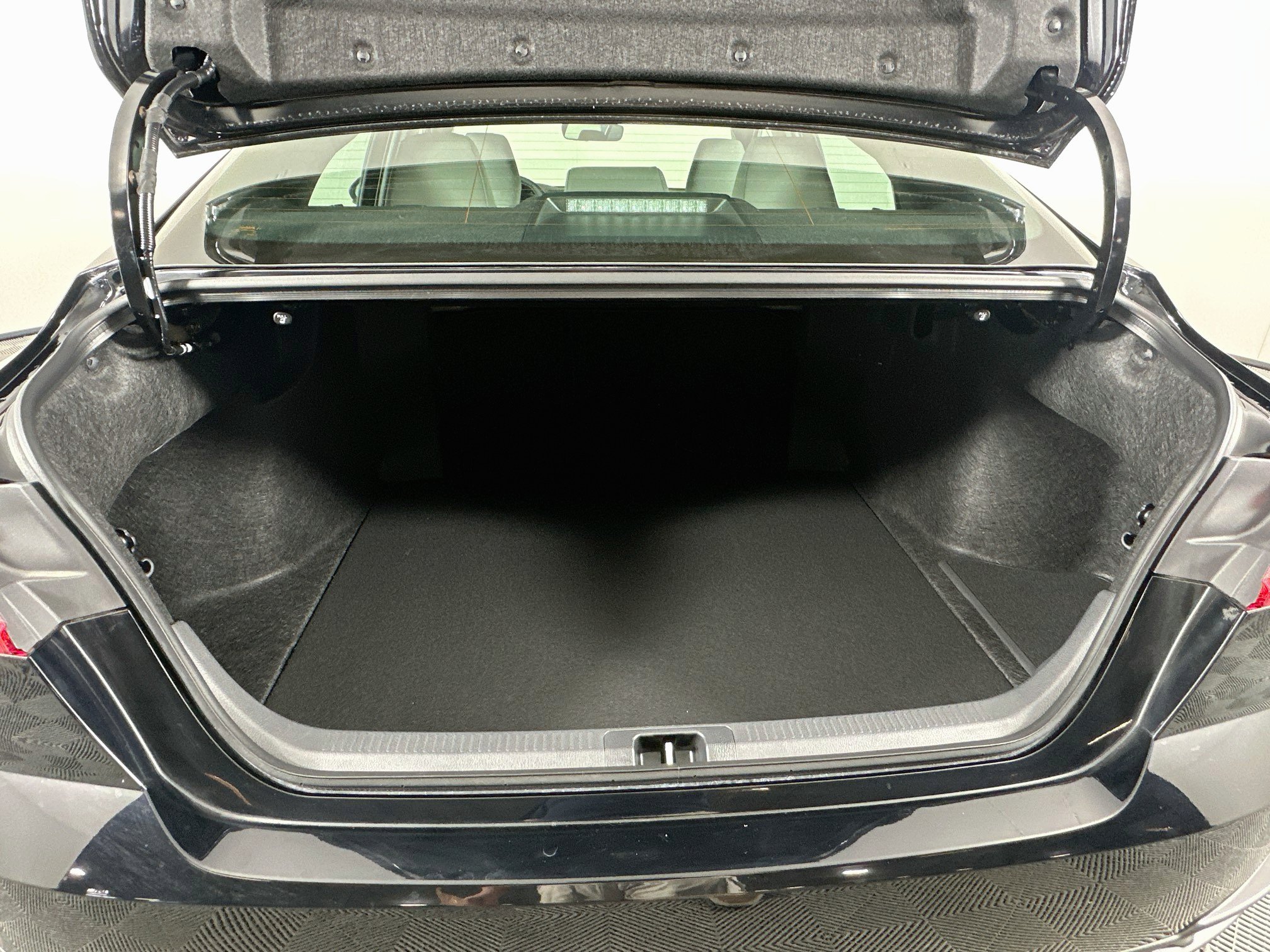 Used 2026 Toyota Camry SE w/ Convenience Package FWD image 28