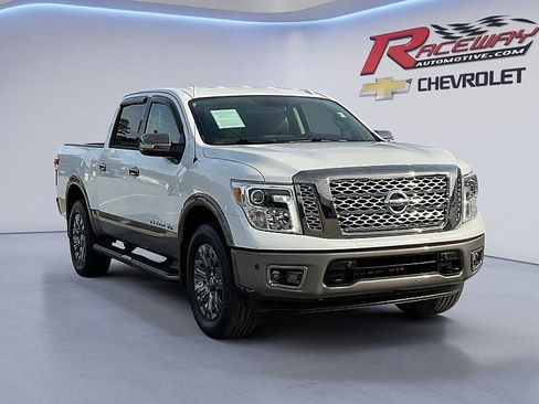 Used 2019 Nissan Titan Platinum Reserve AWD/4WD image 7