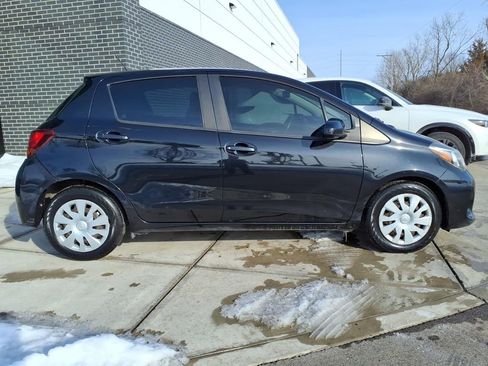 Used 2017 Toyota Yaris L image 8