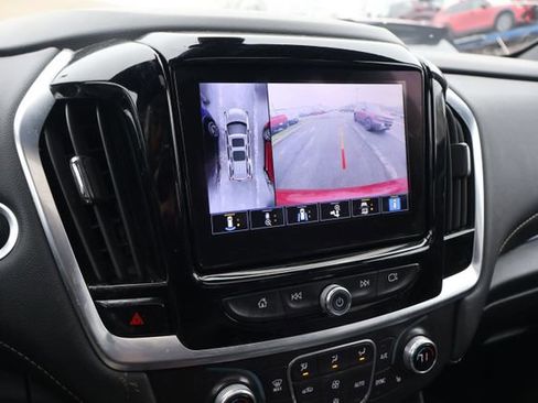 Used 2022 Chevrolet Traverse LT w/ LT Premium Package image 15