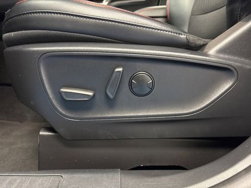 Used 2025 Ford Escape ST-Line image 25