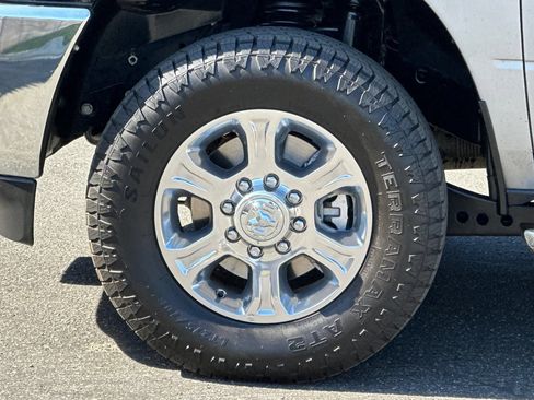 Used 2024 RAM 2500 Big Horn AWD/4WD image 26
