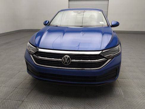 Used 2024 Volkswagen Jetta SE FWD image 15