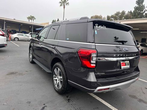 Used 2024 Ford Expedition Limited image 3