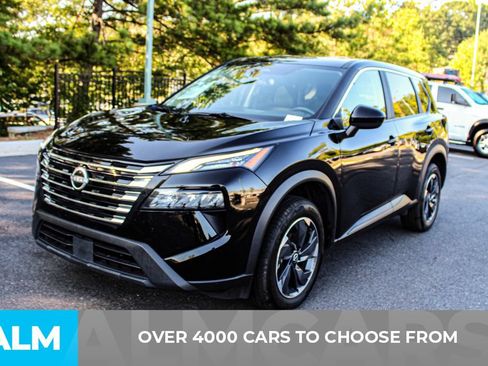 Used 2025 Nissan Rogue SV FWD image 3