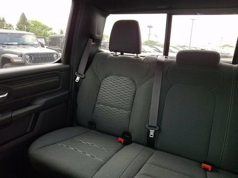 New 2026 RAM 1500 Express AWD/4WD image 13