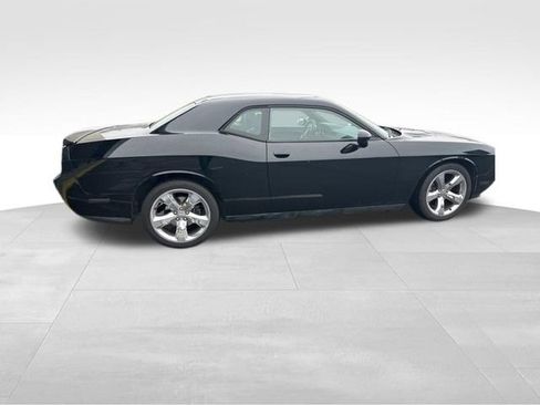 Used 2014 Dodge Challenger R/T RWD image 8