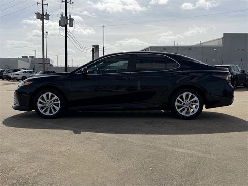 Used 2023 Toyota Camry LE image 6