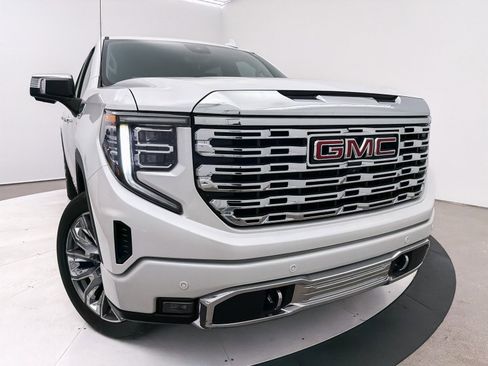 Used 2022 GMC Sierra 1500 Denali w/ Denali Reserve Package image 2