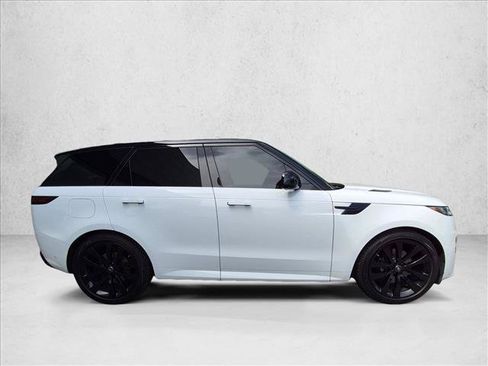Used 2024 Land Rover Range Rover Sport Dynamic SE AWD/4WD image 4