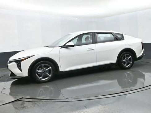 Used 2025 Kia K4 FWD image 5