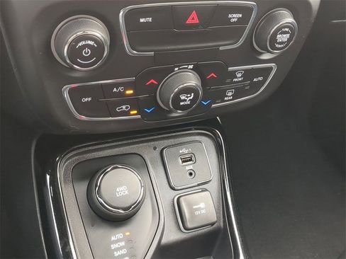 Used 2019 Jeep Compass Limited image 21