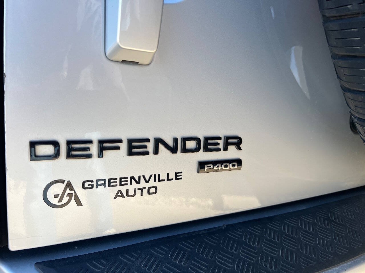 Used 2023 Land Rover Defender 110 SE AWD/4WD image 32