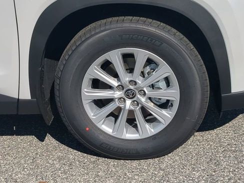 New 2026 Toyota Grand Highlander XLE image 11