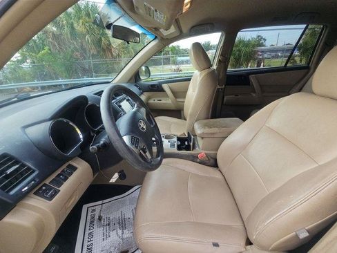 Used 2013 Toyota Highlander FWD image 7