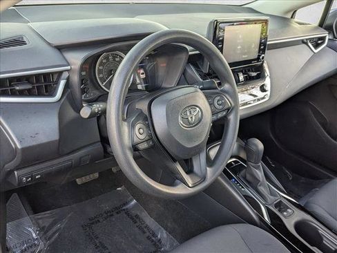 Used 2022 Toyota Corolla LE image 10