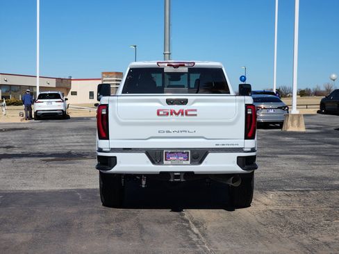 New 2026 GMC Sierra 2500 Denali w/ Denali Reserve Package image 8