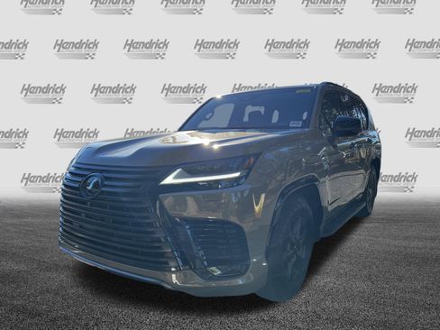 Used 2025 Lexus LX 700h Overtrail image 5