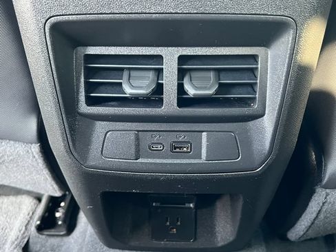 Used 2024 Chevrolet Colorado Z71 w/ Z71 Convenience Package 2 AWD/4WD image 38