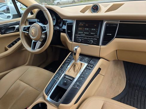 Used 2015 Porsche Macan S image 10
