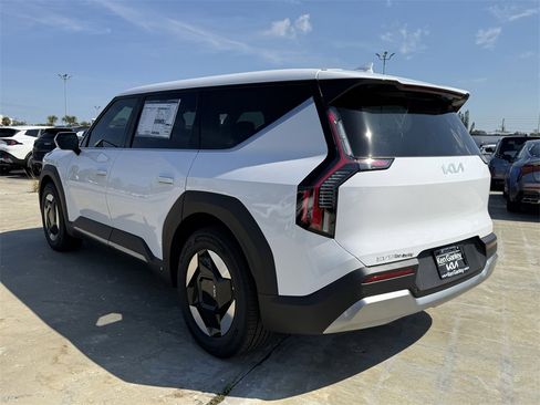 New 2026 Kia EV9 Light image 6