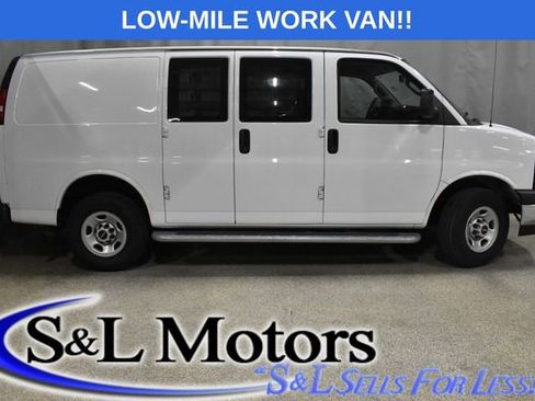 Used 2024 GMC Savana 2500 w/ Driver Convenience Package image 2