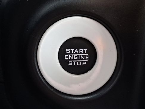 Used 2021 Jeep Wrangler Islander image 22