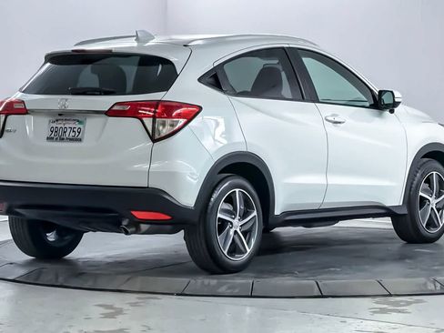 Used 2022 Honda HR-V EX image 2