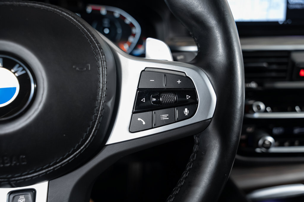Used 2023 BMW M550i xDrive AWD/4WD image 30