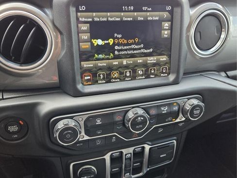 Certified 2018 Jeep Wrangler Unlimited Sahara AWD/4WD image 25
