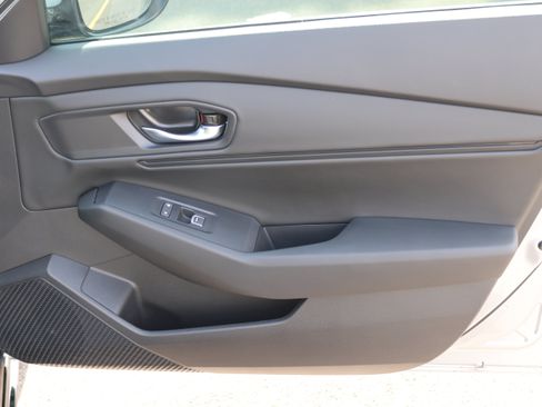 Used 2025 Honda Accord EX-L image 36