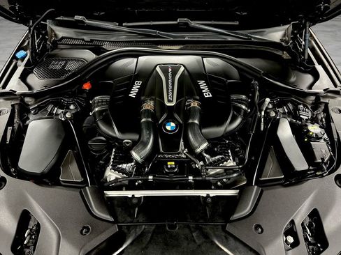 Used 2018 BMW M550i xDrive image 46
