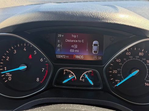 Used 2017 Ford Escape SE w/ SE Sport Appearance Package image 22