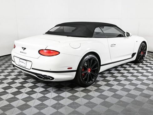 Used 2021 Bentley Continental GT image 35