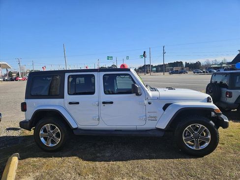 Used 2019 Jeep Wrangler Unlimited Sahara image 4
