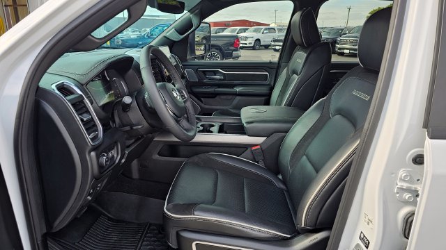 Used 2025 RAM 1500 Laramie AWD/4WD image 9